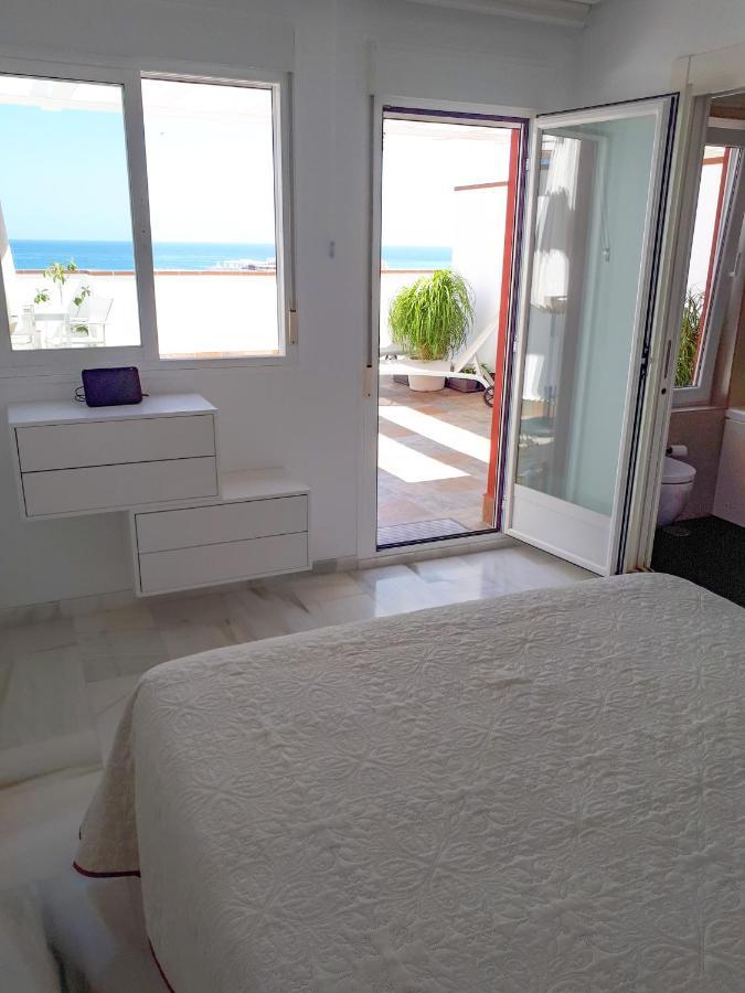 Апартаменты Atico Duplex Con Vistas Al Mar. Dos Plazas De Garaje Торремолинос Экстерьер фото